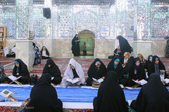 مراسم جزء خوانی قرآن کریم در حرم امام زاده حسن (ع)
