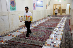 سفره افطار حضرت عبدالعظیم حسنی (ع)