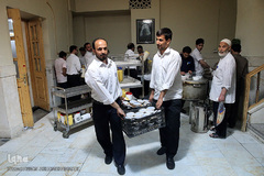 سفره افطار حضرت عبدالعظیم حسنی (ع)