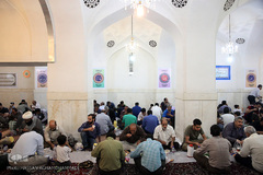 سفره افطار حضرت عبدالعظیم حسنی (ع)