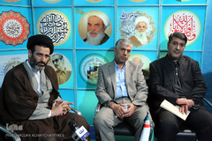 حضور اعضای فراکسیون قرآن، عترت و نماز مجلس شورای اسلامی در غرفه ایکنا 