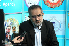 حضور سیدمحمد حسینی، وزیر اسبق فرهنگ و ارشاد اسلامی در غرفه ایکنا