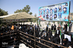 مراسم تدفین پیکر پاک مجاهد جانباز شهید حجت الاسلام سید «مهدی تقوی» از شهدای حادثه تروریستی مجلس در گلزار شهدای قم