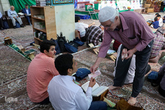 از افطار تا سحر با جلسات قرآنی شهر تهران ـ ۳ (حسینه کربلایی ها)
