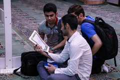 کتابت قرآن کریم در دانشگاه علوم پزشکی ایران 