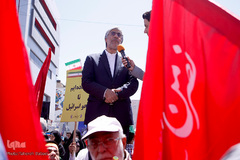 حضور کیومرث هاشمی، رییس کمیته ملی المپیک در راهپیمایی روز قدس