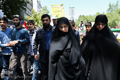 حضور زهرا مصطفوی، فرزند امام خمینی (ره) در راهپیمایی روز قدس