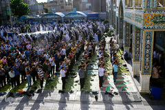 نماز عید سعید فطر در جوار حرم حضرت امام زاده حسن (ع)
