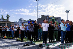 نماز عید سعید فطر در جوار حرم حضرت امام زاده حسن (ع)
