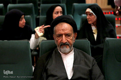 حجت الاسلام دعایی، مدیر مسئول روزنامه اطلاعات