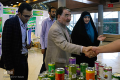 یحیی آل‌اسحاق، رئیس پیشین اتاق بازرگانی، صنایع، معادن و کشاورزی استان تهران در بازدید از نمایشگاه جامع تولیدات ملی 