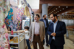 یحیی آل‌اسحاق، رئیس پیشین اتاق بازرگانی، صنایع، معادن و کشاورزی استان تهران در بازدید از نمایشگاه جامع تولیدات ملی 
