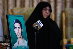 دیدار جامعه قرآنی با خانواده شهید حمید سیاح نظری
