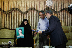 دیدار جامعه قرآنی با خانواده شهید حمید سیاح نظری
