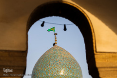 به اهتزاز درآمدن پرچم امامزادگان طاهر و حمزه علیهما السلام 