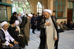 تشییع پیکر آیت الله مروارید(ره) در حسینیه جماران