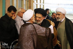 تشییع پیکر آیت الله مروارید(ره) در حسینیه جماران