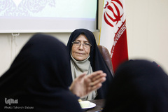 زهرا درخشانی مدیر موسسه مکتب نرگس رباط کریم
