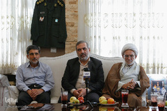 دیدار نمایندگان جامعه قرآنی با خانواده شهید مدافع حرم علی آقا عبداللهی
