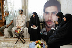 دیدار نمایندگان جامعه قرآنی با خانواده شهید مدافع حرم علی آقا عبداللهی
