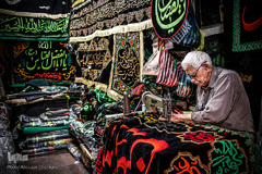 عرضه انواع لوازم هیات ها و ملزومات ماه محرم در بازار تهران