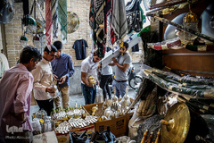 عرضه انواع لوازم هیات ها و ملزومات ماه محرم در بازار تهران