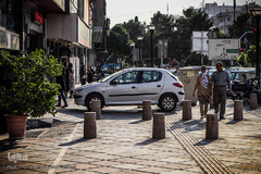 پارک خودرو در مسیر عابرین پیاده