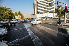 عبور از چراغ قرمز توسط راننده متخلف