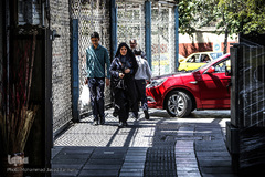 پارک خودرو در مسیر عابرین پیاده