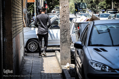 پارک خودرو در مسیر عابرین پیاده