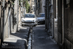 پارک خودرو در مسیر عابرین پیاده