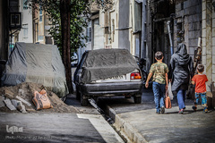 پارک خودرو در مسیر عابرین پیاده