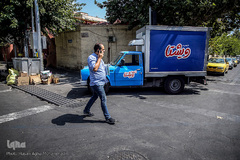 توقف غیر مجاز خودرو در نبش خیابان اصلی 