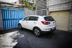 پارک خودرو در مقابل درب خانه