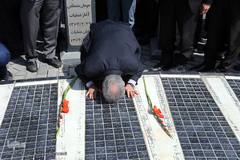 حضور محمدعلی نجفی، شهردار تهران بر مزار شهدای هشت سال دفاع مقدس