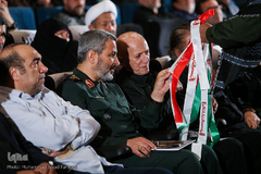 مراسم تجلیل از هنرمندان عرصه ایثار و شهادت