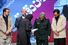 مراسم تجلیل از هنرمندان عرصه ایثار و شهادت