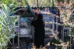 ششم مهر ماه روز غبارروبی مزار شهدا 