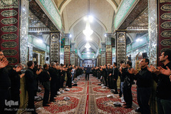 عزاداری شب عاشورای حسینی در 
حرم امام زاده حسن(ع )