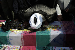 تشییع پیکرهای مطهر دو شهید گمنام دفاع مقدس در شهرک آسمان پایگاه یکم شکاری مهرآباد