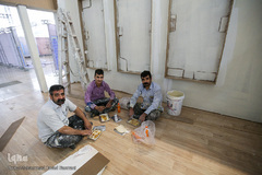 آماده سازی غرفه ایکنا در بیست و سومین نمایشگاه مطبوعات