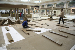 آماده سازی غرفه ایکنا در بیست و سومین نمایشگاه مطبوعات