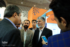 حضور سید عباس صالحی وزیر فرهنگ و ارشاد اسلامی در غرفه ایکنا