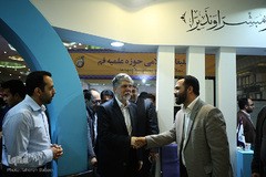 حضور سید عباس صالحی وزیر فرهنگ و ارشاد اسلامی در غرفه ایکنا