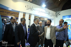 حضور سید عباس صالحی وزیر فرهنگ و ارشاد اسلامی در غرفه ایکنا