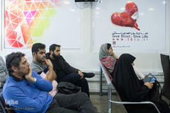 داوطلبان اهدای خون به زلزله زدگان کرمانشاه