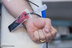 داوطلبان اهدای خون به زلزله زدگان کرمانشاه