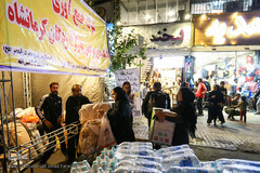 جمع آوری کمک های مردی برای زلزله زدگان 