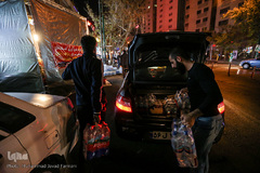 جمع آوری کمک های مردی برای زلزله زدگان 