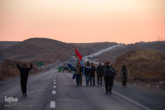 زائران پیاده امام رضا (ع)